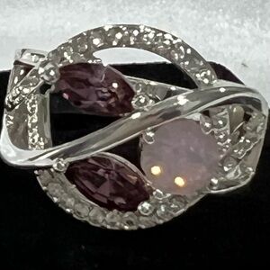 SWAROVSKI ELEMENTS Elegant Silver and Purple Crystal Women's Ring sz 8